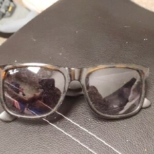 VINTAGE RAY BAN SUNGLASSES NRMINT CONDITION